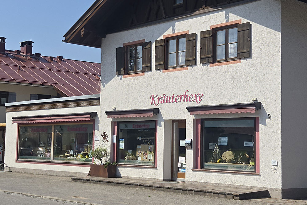 Kräuterhexe-Außenaufnahme